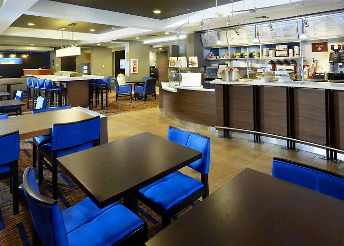 Courtyard Airport Hotel