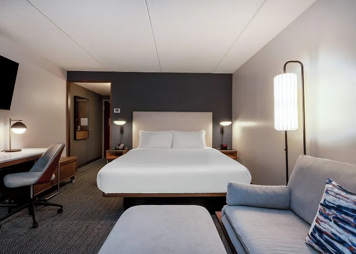 Courtyard Airport Hotel