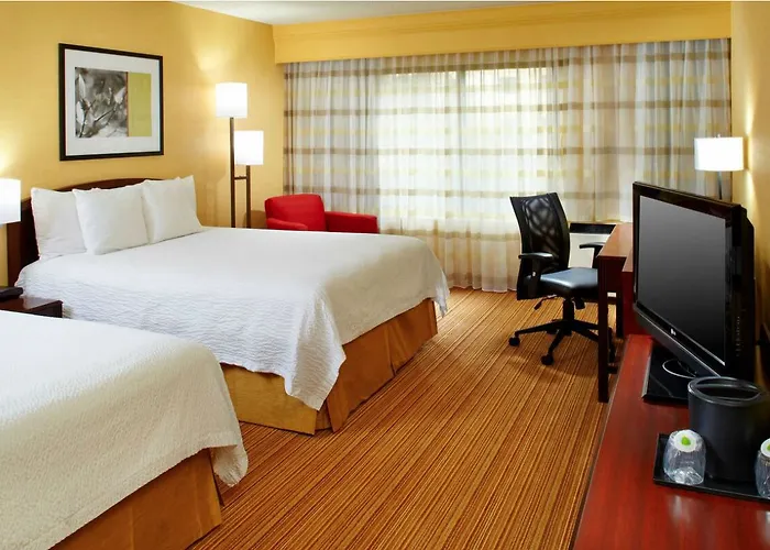 Courtyard Airport Hotel