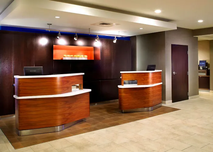 Hotel Courtyard Airport