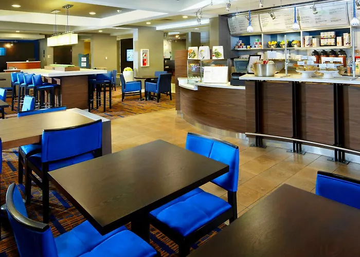 Courtyard Airport Hotel